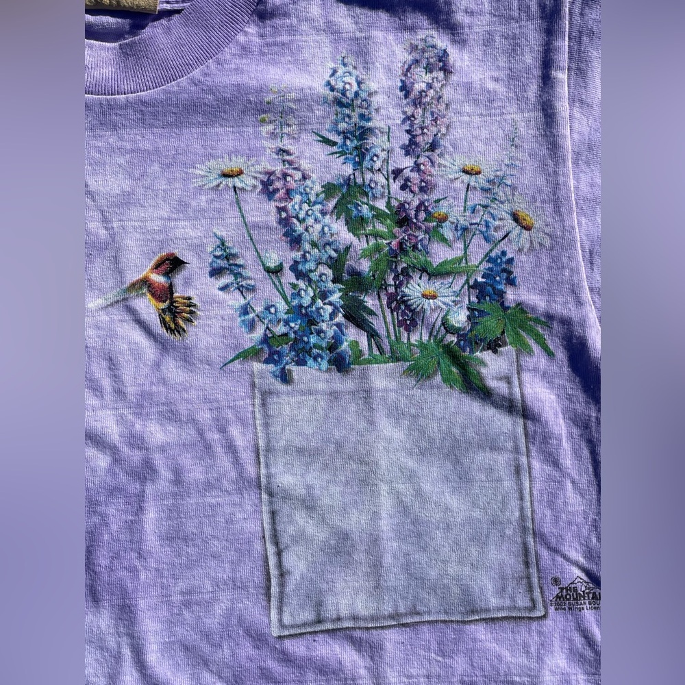 NWT Vintage 2002 The Mountain Susan Bourdet Hummingbird Pocket Tee Purple M - Picture 7 of 7